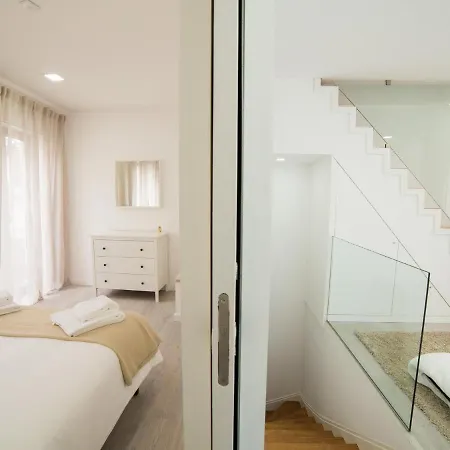 Guest Amparo Dollhouse Apartamento Porto