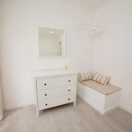 Guest Amparo Dollhouse * بورتو