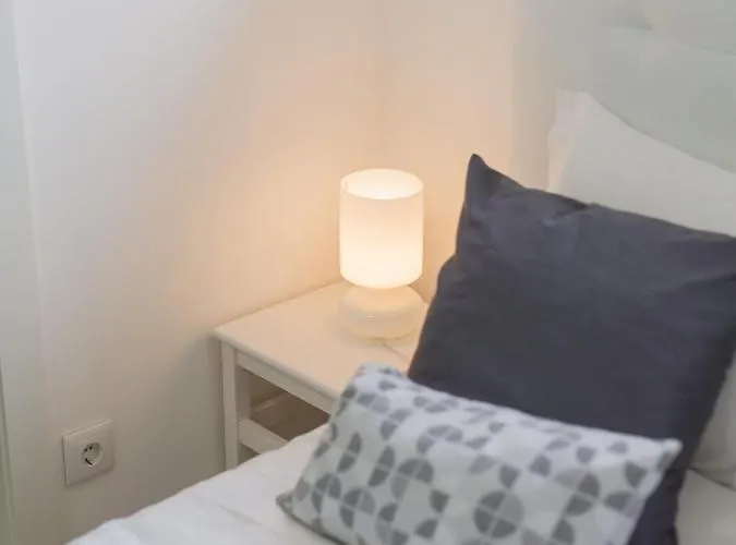 Guest Amparo Dollhouse * بورتو