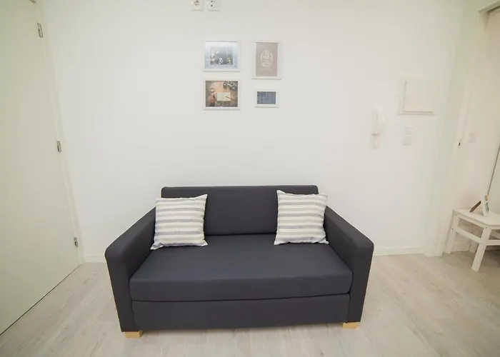 Guest Amparo Dollhouse