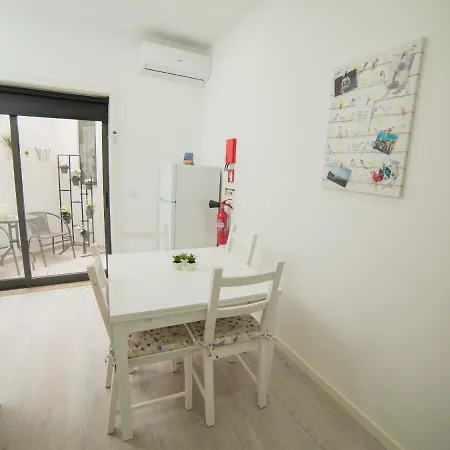 Guest Amparo Dollhouse Apartament Porto