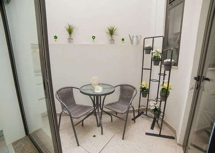 Guest Amparo Dollhouse Apartment Porto